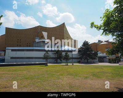 BERLIN, DEUTSCHLAND - ca. Juni 2019: Berliner Philharmonie vom Architekten Hans Scharoun von 1961 Stockfoto