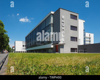 DESSAU, Deutschland - ca. Juni 2019: Das Bauhaus kunst schule ikonischen Gebäude von Architekt Walter Gropius 1925 entworfen Stockfoto