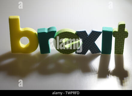 Brexit Konzept Wort mit Schatten von Buchstaben Stockfoto