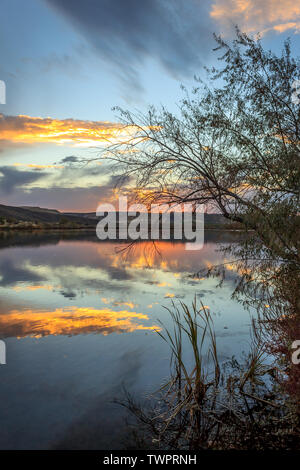 Die Sonne auf dem Snake River an drei Island State Park, Glenn's Ferry, Idaho, USA Stockfoto