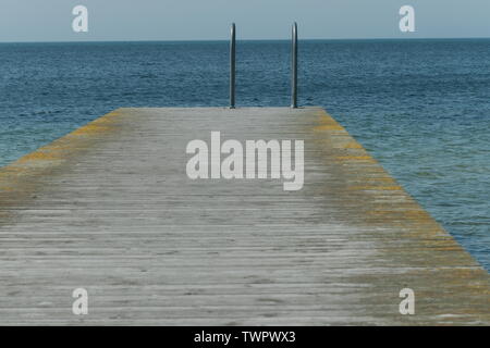 Tauchen und Schwimmen Pier, Trelleborg, Schweden, Ostsee Stockfoto