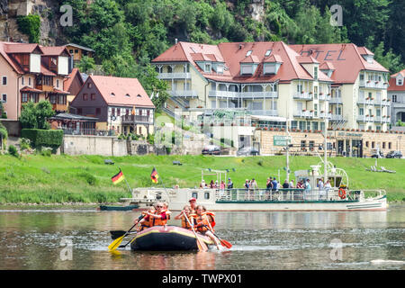 Hotels auf der Elbe Bank, Kurort Rathen, Sächsische Schweiz, Sachsen, Deutschland Stockfoto