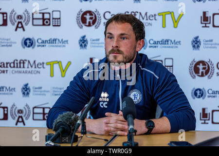 CARDIFF, VEREINIGTES KÖNIGREICH. 13. Juli 2019. Cardiff Met FC Spieler/Trainer, Charlie Crosby vor den Met Europa League Zusammentreffen mit Progrès Niederkorn. Stockfoto