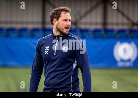 CARDIFF, VEREINIGTES KÖNIGREICH. 13. Juli 2019. Cardiff Met FC Spieler/Trainer, Charlie Crosby vor den Met Europa League Zusammentreffen mit Progrès Niederkorn. Stockfoto