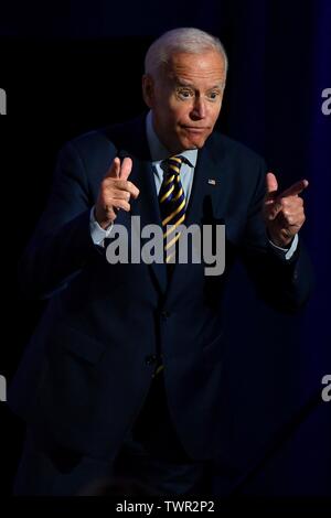 Demokratische Präsidentschaftskandidaten der ehemalige Vizepräsident Joe Biden Adressen die geplante Elternschaft Action Fund Kandidaten Forum Juni 22, 2019 in Columbia, South Carolina. Ein Schiefer von 20 demokratischen Präsidentenkämpfer adressieren die Versammlung der Anhänger der reproduktiven Rechte. Stockfoto