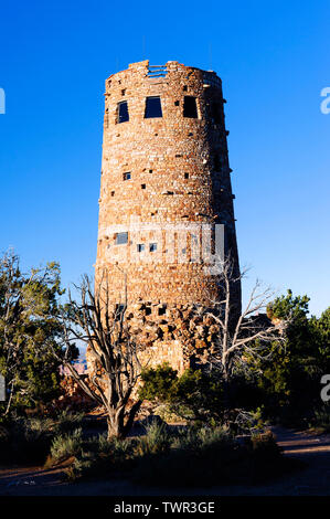 Desert View Watchtower, Grand Canyon South Rim, Arizona, USA. Im Jahr 1932 abgeschlossen, es wurde von dem amerikanischen Architekten Mary Colter entworfen. Stockfoto