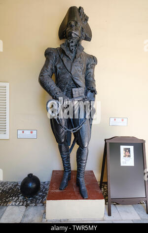 Statue von George Augustus Eliott, Baron Heathfield, im Kreuzgang des Klosters (Governor's Residence), Kloster, Main Street, Gibraltar Stockfoto