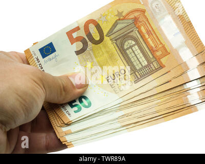 Closeup Hand 50 Stück Euro-Banknoten oder Wechsel isoliert auf weißem Stockfoto