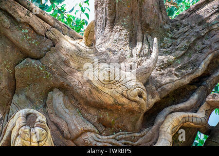 ORLANDO, Florida, USA. Mai 03, 2019: Schnitzereien an den Baum des Lebens in Disney's Animal Kingdom Stockfoto