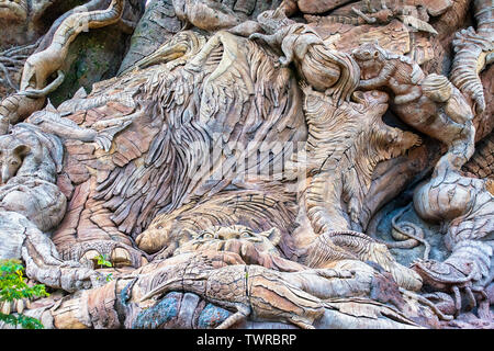 ORLANDO, Florida, USA. Mai 03, 2019: Schnitzereien an den Baum des Lebens in Disney's Animal Kingdom Stockfoto