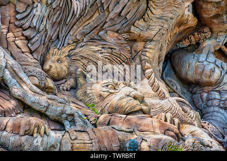 ORLANDO, Florida, USA. Mai 03, 2019: Schnitzereien an den Baum des Lebens in Disney's Animal Kingdom Stockfoto