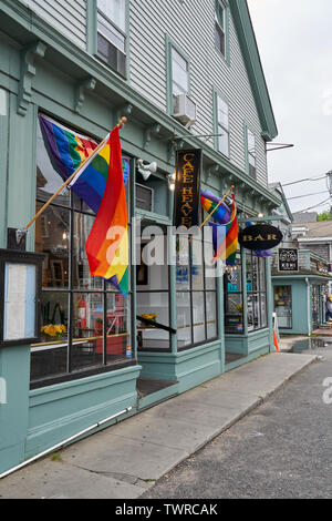 Provincetown, MA - 11. Juni 2019: der Himmel ist ein Cafe Restaurant beliebt bei Touristen und Einheimischen. Stockfoto