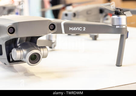 Berlin, August 2018, DJI Drohnen Mavic 2 Zoom, Unmanned Aerial Vehicles - UAV, DJI-Messestand, globale Innovationen zeigen IFA 2018, Stockfoto