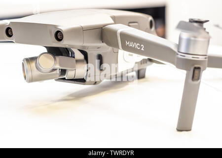 Berlin, August 2018, DJI Drohnen Mavic 2 Zoom, Unmanned Aerial Vehicles - UAV, DJI-Messestand, globale Innovationen zeigen IFA 2018, Stockfoto