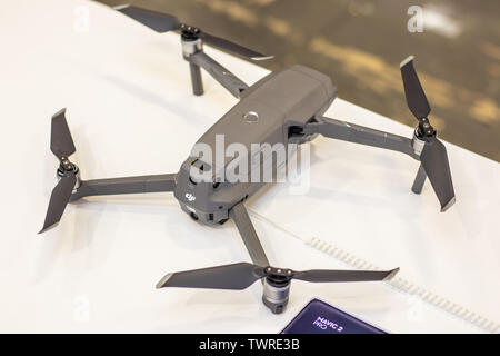 Berlin, August 2018, DJI Drohnen Mavic 2 Zoom, Unmanned Aerial Vehicles - UAV, DJI-Messestand, globale Innovationen zeigen IFA 2018, Stockfoto