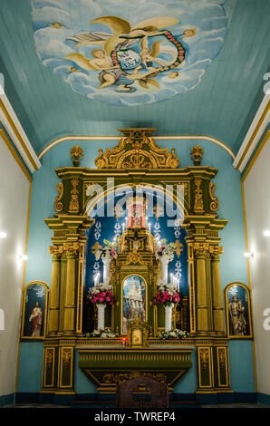 Morro De Sao Paulo, Brasilien - 1. Februar 2019: Innenraum der Kirche Nossa Senhora da Luz mit keine Personen Stockfoto