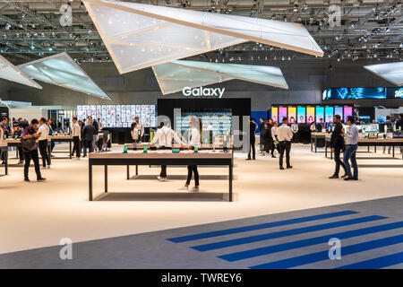 Berlin, Deutschland, 30. August 2018, Samsung Ausstellung Pavillon, Stand auf globale Innovationen zeigen IFA 2018, einheitlich gekleidet Mitarbeiter im Kundendienst Stockfoto