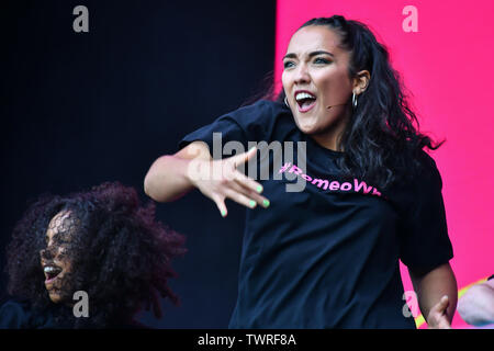 & Julia führt bei West End Live 2019 in Trafalgar Square, am 22. Juni 2019, London, UK. Stockfoto