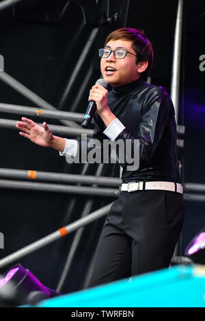 Sylvia Young Theatre School führt bei West End Live 2019 in Trafalgar Square, am 22. Juni 2019, London, UK. Stockfoto