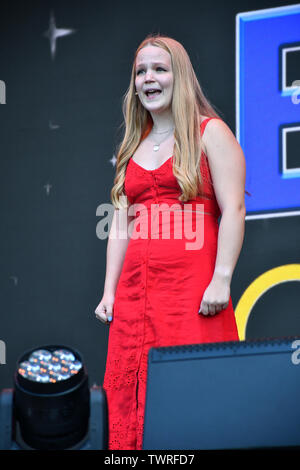 West End Aufruf führt bei West End Live 2019 in Trafalgar Square, am 22. Juni 2019, London, UK. Stockfoto