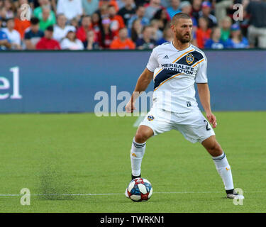 Cincinnati, Ohio, USA. 22. Juni, 2019. Perry Küche des LA Galaxy reagiert, während ein MLS-Fußball-Spiel zwischen dem FC Cincinnati und Los Angeles Galaxy an Nippert Stadion in Cincinnati, Ohio. Kevin Schultz/CSM/Alamy leben Nachrichten Stockfoto