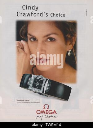 Plakat werbung Omega Watch, in Papier Magazin aus 2000, Cindy Crawford's Choice Slogan, Werbung, kreative OMEGA 2000 s Anzeige Stockfoto