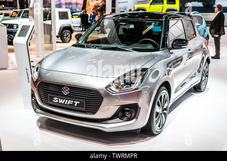 Paris, Frankreich, 02.Oktober 2018 silber metallic Suzuki Baleno, Mondial Paris Motor Show, Kleinwagen B-Segment durch japanische Hersteller produziert Suzuki Stockfoto