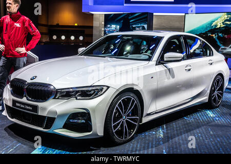 Paris, Frankreich, Okt 2018: metallic weiß alle neuen BMW 3er Limousine Berline 320d bei Mondial Paris Motor Show, 7. Gen, G20 von BMW hergestellt Stockfoto