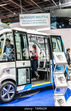 Paris, Frankreich, 04.Oktober, 2018 NAVYA autonome Fahrzeuge, "autonom" Shuttle Bus, fahrerlose, elektrische, innovativ, intelligent, Mondial Paris Motor Show Stockfoto