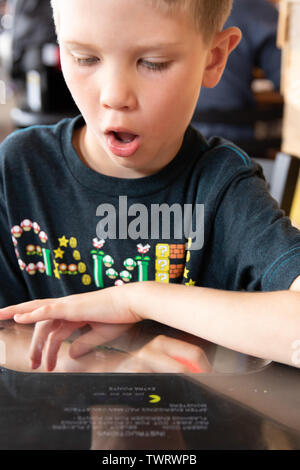 Junge Videospiel Stockfoto