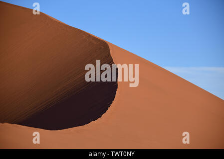 Detail der Big Daddy Düne in der Namib Wüste, Sossusvlei. Sanddünen bei Sonnenaufgang, Namibia, Afrika Stockfoto