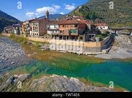 Badalucco, mittelalterliches Dorf in der Provinz Imperia, Riviera di Ponente, Ligurien, Italien Stockfoto