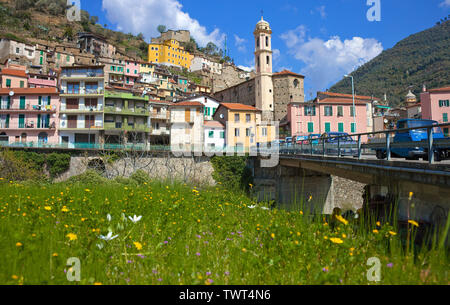 Badalucco, mittelalterliches Dorf in der Provinz Imperia, Riviera di Ponente, Ligurien, Italien Stockfoto