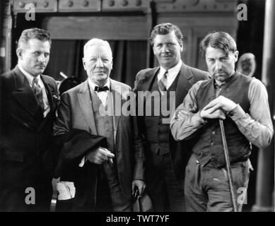 Fred Kohler Jakob Kern George Bancroft und Clive Brook auf offener Satz filmen UNDERWORLD 1927 Regisseur Josef von Sternberg Silent Gangster Film Paramount Pictures Stockfoto