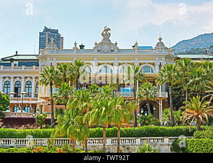 Monte Carlo, Monaco - Juni 13, 2014: tropischen südlichen Pflanzen im Park in der Nähe von Oper und Kasino entfernt Stockfoto