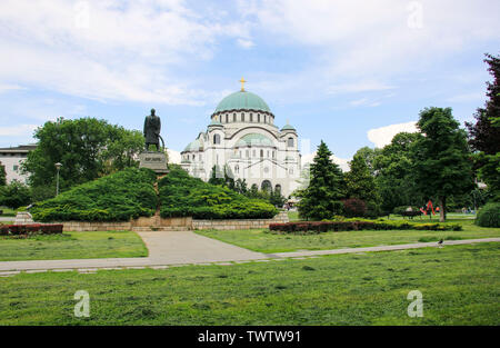 Denkmal zur Erinnerung an Karageorge Petrovitch vor Kathedrale des Heiligen Sava in Belgrad, Serbien Stockfoto