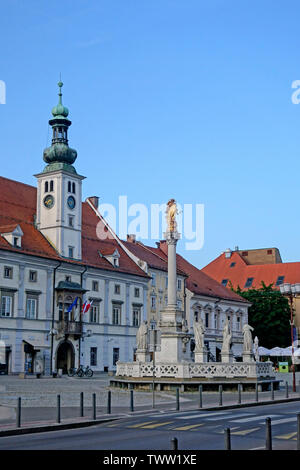 Slowenien, Maribor. Hauptplatz (Glavni trg) und die Pestsäule (Slowenisch: Kužno znamenje) Stockfoto