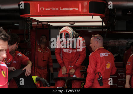 Le Castellet, Var, Frankreich. 23. Juni 2019. Ferrari-pilot CHARLES LECLERC (MC) in Aktion während der Rennen des Formel 1 Grand Prix von Frankreich auf dem Circuit Paul Ricard bei Le Castellet - Frankreich. Lewis Hamilton gewann französischen Grand Prix Credit: Pierre Stevenin/ZUMA Draht/Alamy leben Nachrichten Stockfoto