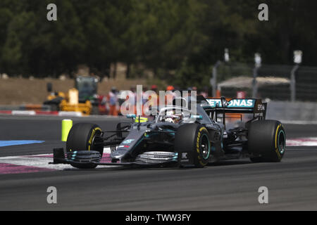 Le Castellet, Var, Frankreich. 23. Juni 2019. Mercedes Pilot LEWIS HAMILTON (GBR) die Rennen der Formel 1 Grand Prix von Frankreich auf dem Circuit Paul Ricard bei Le Castellet - Frankreich. Lewis Hamilton gewann, französischen Grand Prix Credit: Pierre Stevenin/ZUMA Draht/Alamy leben Nachrichten Stockfoto