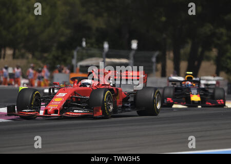 Le Castellet, Var, Frankreich. 23. Juni 2019. Ferrari Fahrer SEBASTIAN VETTEL (GER) in Aktion während der Rennen des Formel 1 Grand Prix von Frankreich auf dem Circuit Paul Ricard bei Le Castellet - Frankreich. Lewis Hamilton gewann französischen Grand Prix Credit: Pierre Stevenin/ZUMA Draht/Alamy leben Nachrichten Stockfoto