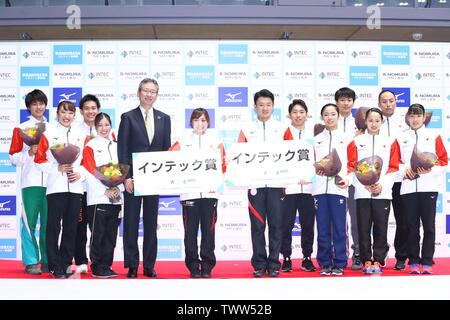 Takasaki Arena, Gunma, Japan. 22. Juni, 2019. Japan Team Group (JPN), 22. Juni 2019 - Trampolin: der Japanischen Welt Trampolin Meisterschaft Studien Preisverleihung im Takasaki Arena, Gunma, Japan. Credit: Naoki Nishimura/LBA SPORT/Alamy leben Nachrichten Stockfoto