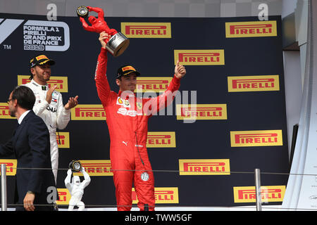 Marseille, Frankreich. 23. Juni 2019. FIA Formel 1 Grand Prix von Frankreich, Race Day; Podium wie Scuderia Ferrari, Charles Leclerc feiert seinen 3. gesetzten Ende Quelle: Aktion Plus Sport Bilder/Alamy leben Nachrichten Stockfoto
