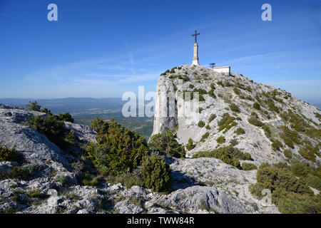 Die Spitze oder Gipfel & Croix de Provence, oder der Provence, den Mont oder Montagne Sainte-Victoire Aix-en-Provence Provence Frankreich Stockfoto