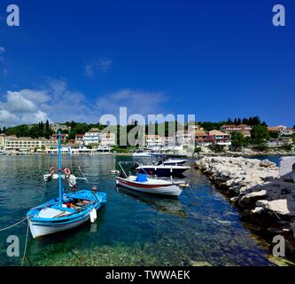 Fischerboote, Freizeit, Handwerk, Boote, Kassiopi Bay, Kassopaia, Ionische Inseln, Korfu, Griechenland Stockfoto