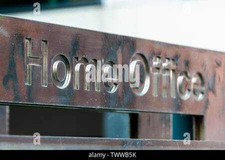 Beschilderung für das Home Office Gebäude auf marsham Street in London, Großbritannien. Stockfoto