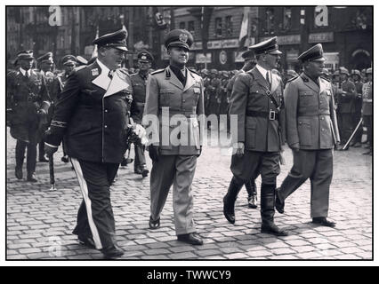 Die WW2 1940 Propaganda Bild von L-R Goering, Ciano, Adolf Hitler und Mussolini. Adolf Hitler und den italienischen Regierungschef Benito Mussolini in München Deutschland 18. Juni 1940. Die Konferenz in München, war die französische Kapitulation zu diskutieren. Mussolini Ciano, Göring und Keitel sind in der Parade Stockfoto