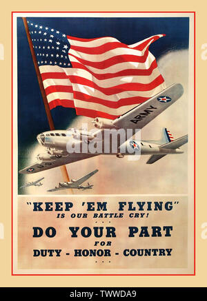 Vintage American WW2 Propaganda Poster "Keep 'Em Flying ist unser Schlachtruf "ein Weltkrieg 1942 II patriotische amerikanische Propaganda Poster von Artist Team, Dan Smith und Albro Das Downe. Das Plakat verfügt über ein farbiges Bild der B-17 Flying Fortress von Boeing vor einem großen wehende Amerikanische Flagge gesetzt. "Pflicht, Ehre, Land' als einen Appell an die amerikanische Öffentlichkeit den Krieg zu unterstützen. Die United States Army Air Corps (Usaac) war die militärische Luftfahrt Arm der US-Armee zwischen 1926 und 1941. Während des Zweiten Weltkrieges das Korps wurde der United States Army Air Forces Zweiter Weltkrieg Zweiten Weltkrieg Stockfoto