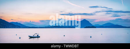 Panorama von Isola Superiore Pescatori Insel Sommer Sonnenuntergang Stockfoto