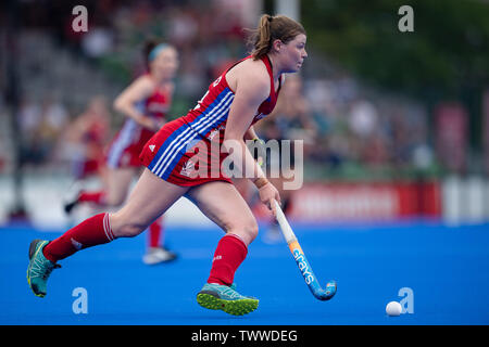 London, Großbritannien. 23 Jun, 2019. Tessa Howard (GBR), die in Aktion während der Fih-Pro League Match: Großbritannien vs Neuseeland (Frauen) in Twickenham Stoop Stadium am Sonntag, 23. Juni 2019 in London, England. Credit: Taka G Wu/Alamy leben Nachrichten Stockfoto