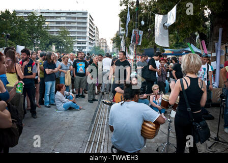 Proteste gegen die Sparmaßnahmen vor dem griechischen Parlament in Athen, Griechenland. Juni 2011 Stockfoto